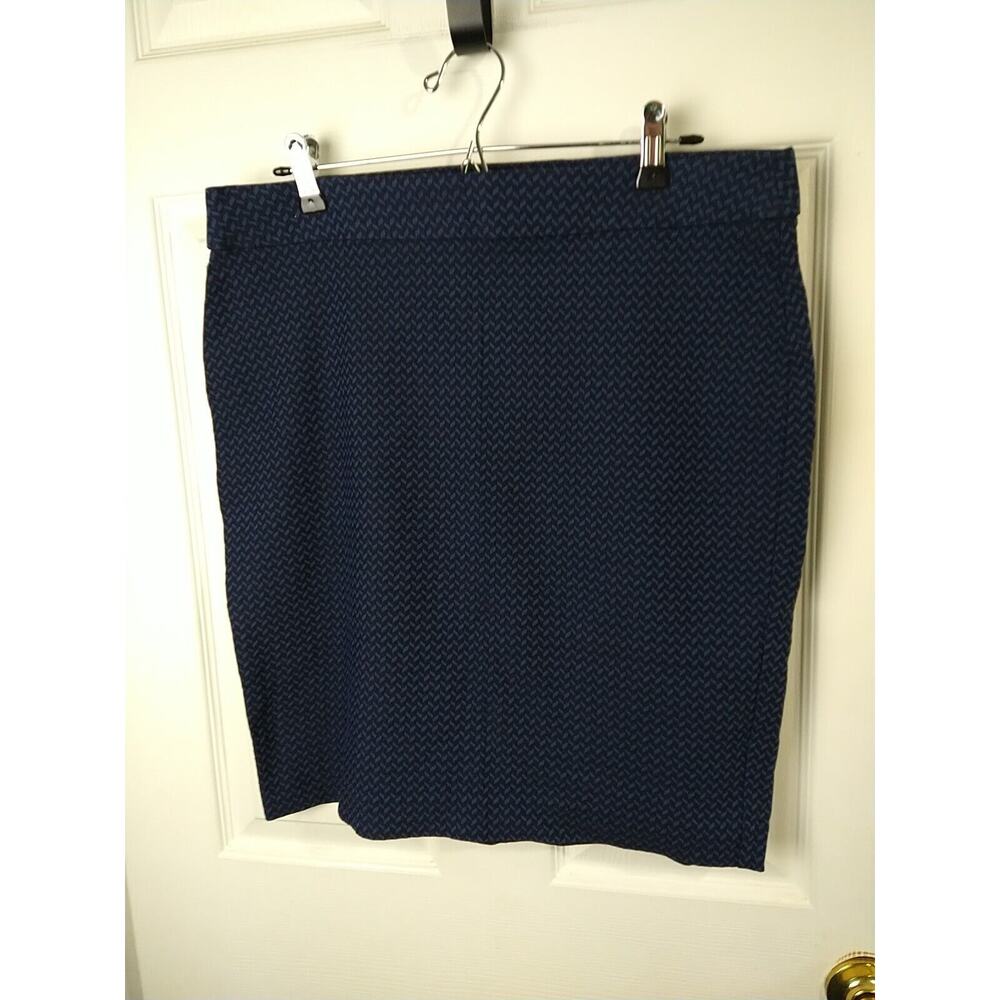 Elle Navy Blue Light Blue Herringbone Pencil Stretch Skirt. Size L